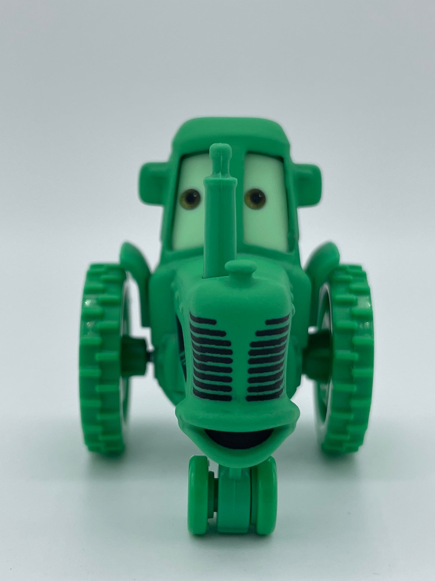 PRE-OWNED / LOOSE DISNEY PIXAR CARS 1:55 BY MATTEL - "SHINY WAX RACING TRACTOR" TRACTOR TRAINING SERIES - MINT CONDITION