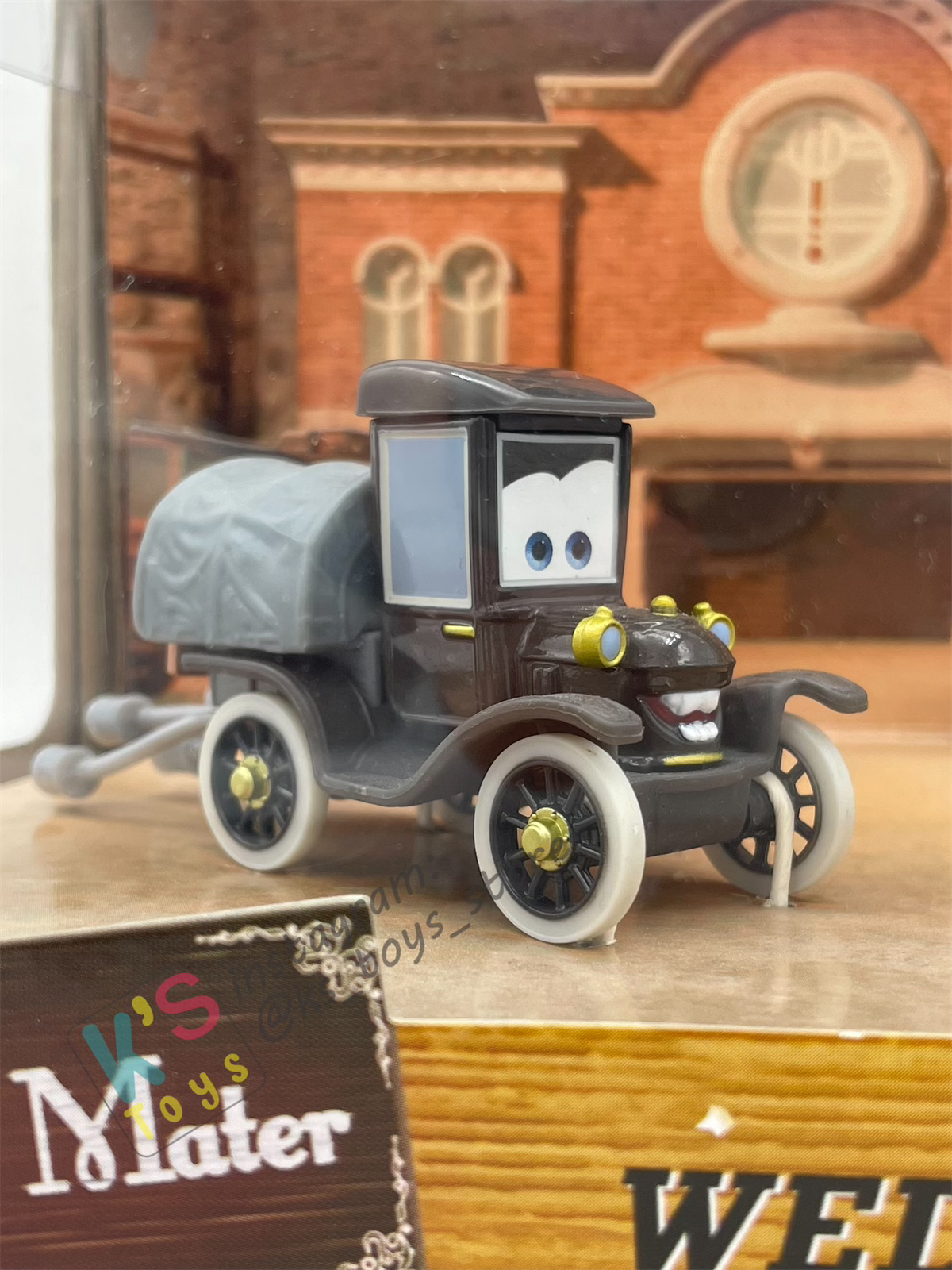 RARE DISNEY PIXAR CARS BY MATTEL, TIME TRAVEL MATER WEDDING DAY 2-PACK GIFT SET - LIZZIE AND STANLEY - BNIB