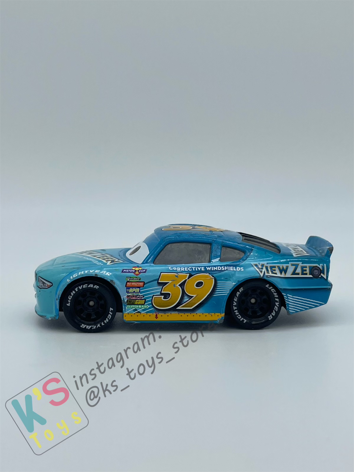 PRE-OWNED / LOOSE DISNEY PIXAR CARS - #39 VIEW ZEEN BUCK BEARINGLY CARS 3 - PLAYED CONDITION