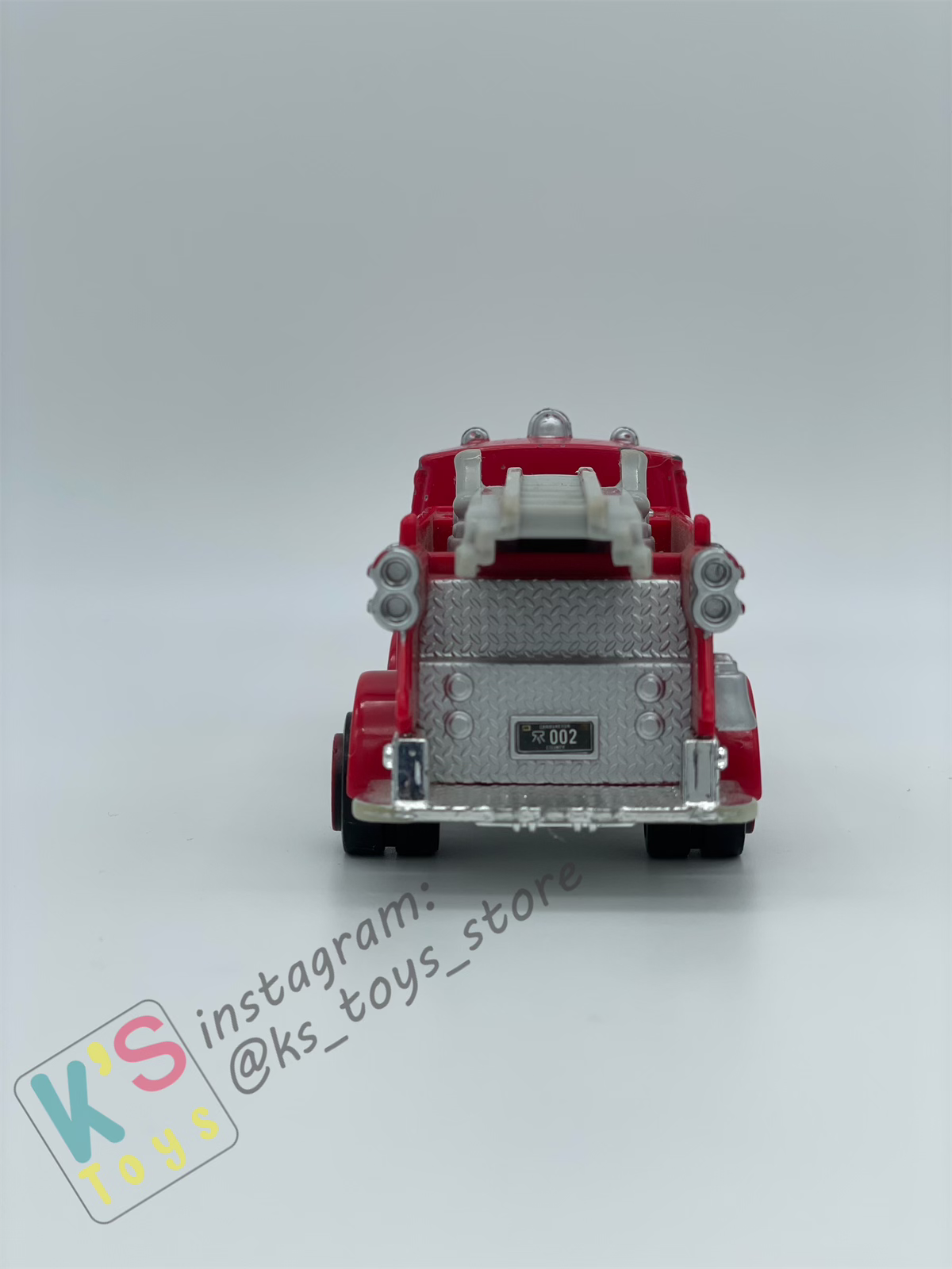 PRE-OWNED / LOOSE DISNEY PIXAR CARS - RED FIRE TRUCK - PLAYED CONDITION