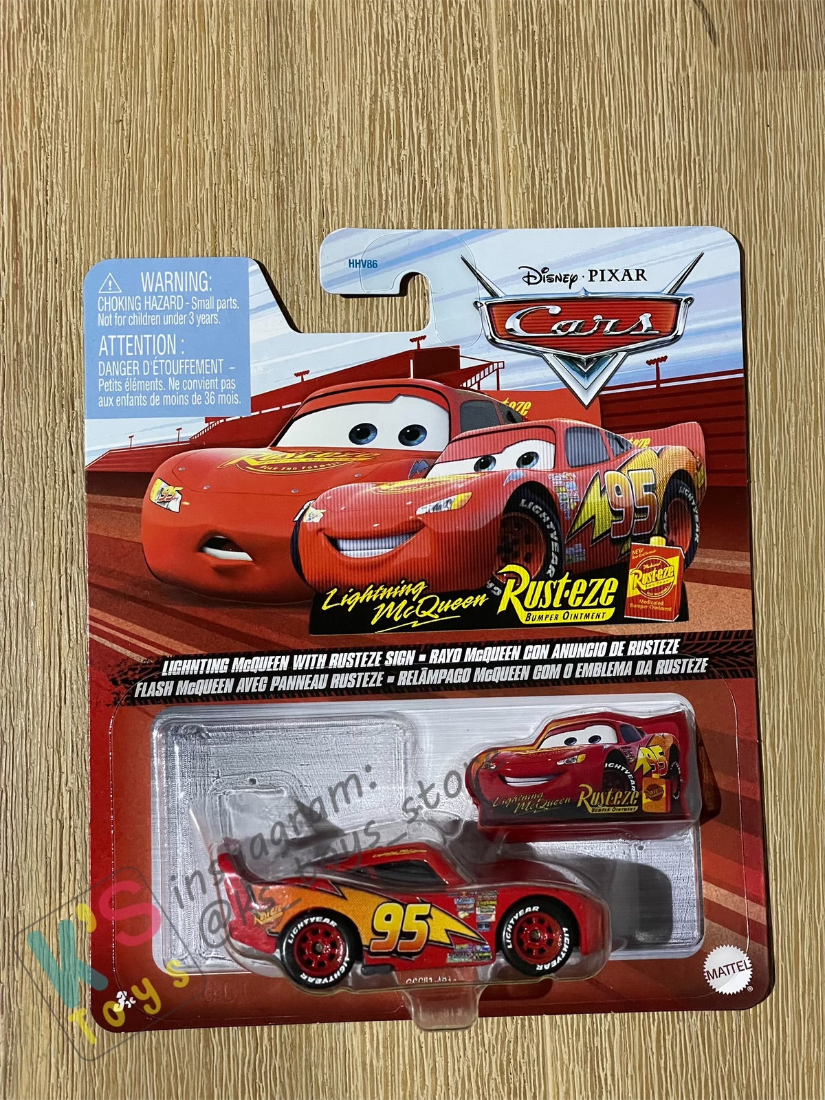 DISNEY PIXAR CARS BY MATTEL, LIGHTNING MCQUEEN WITH RUSTEZE SIGN - 2022 RE-RELEASED - BNIP