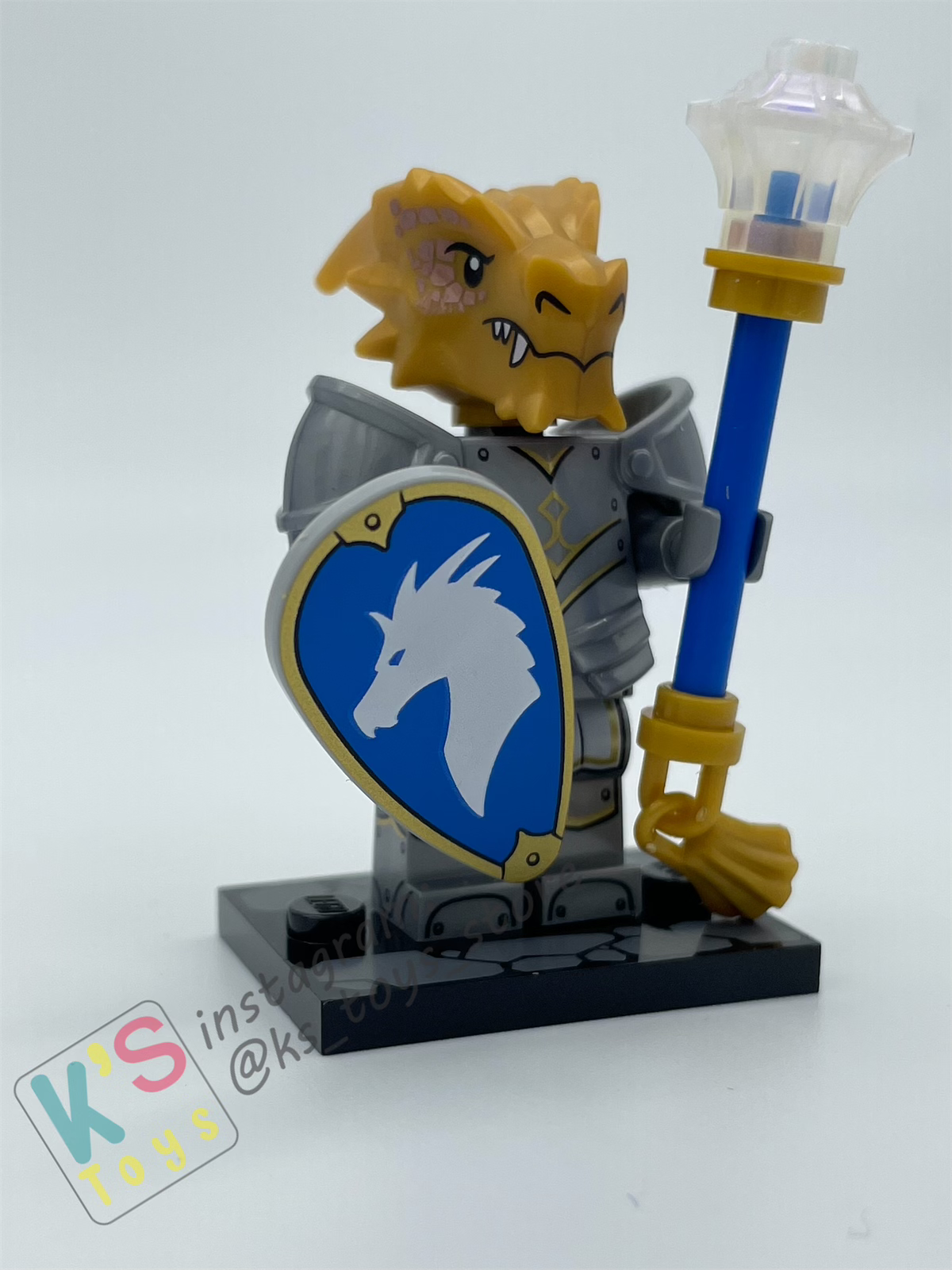 DRAGONBORN PALADIN - Lego Minifigures 71047 Dungeons and Dragons - 01 October 2024 Released in Australia