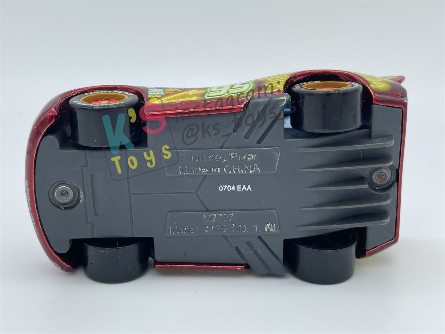 PRE-OWNED / LOOSE DISNEY PIXAR CARS BY MATTEL - "NEON METALLIC DECO LIGHNTING MCQUEEN" - NEON RACERS SERIES - PLAYED WITH GOOD CONDITION - READ DESCRIPTION!!!!!!!!!!!
