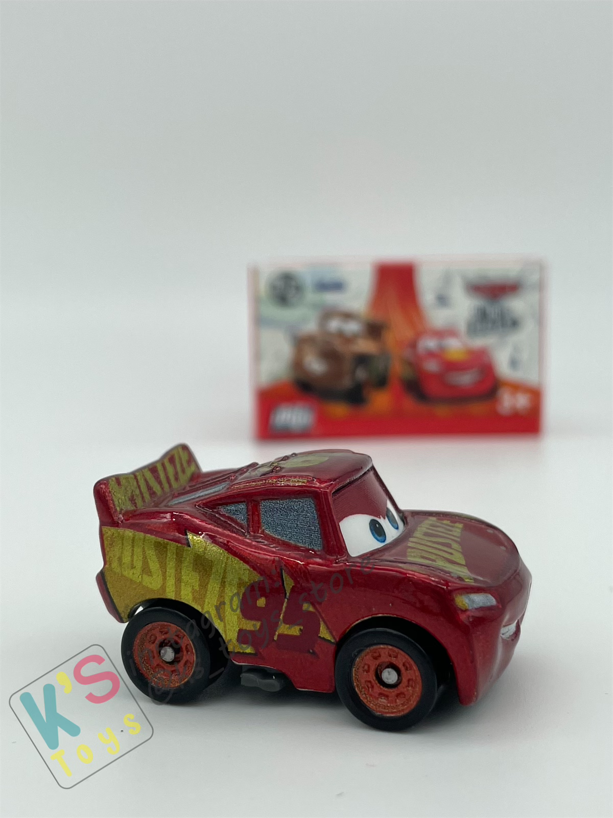 Mini Racers Pixar Disney Cars, 2023 Series 1 #06 RUSTEZE RACING CENTER LIGHTNING MCQUEEN - BNIB