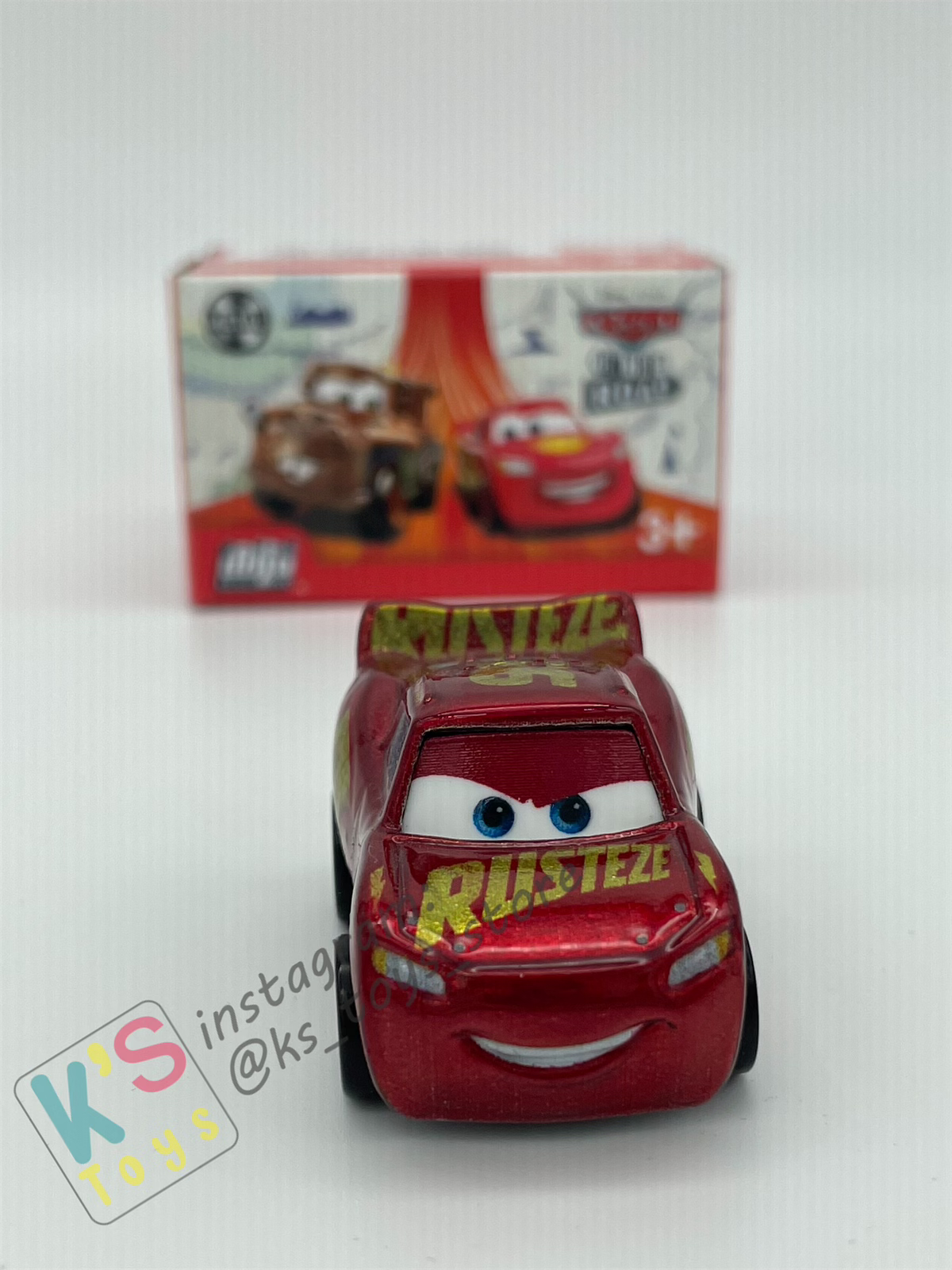Mini Racers Pixar Disney Cars, 2023 Series 1 #06 RUSTEZE RACING CENTER LIGHTNING MCQUEEN - BNIB