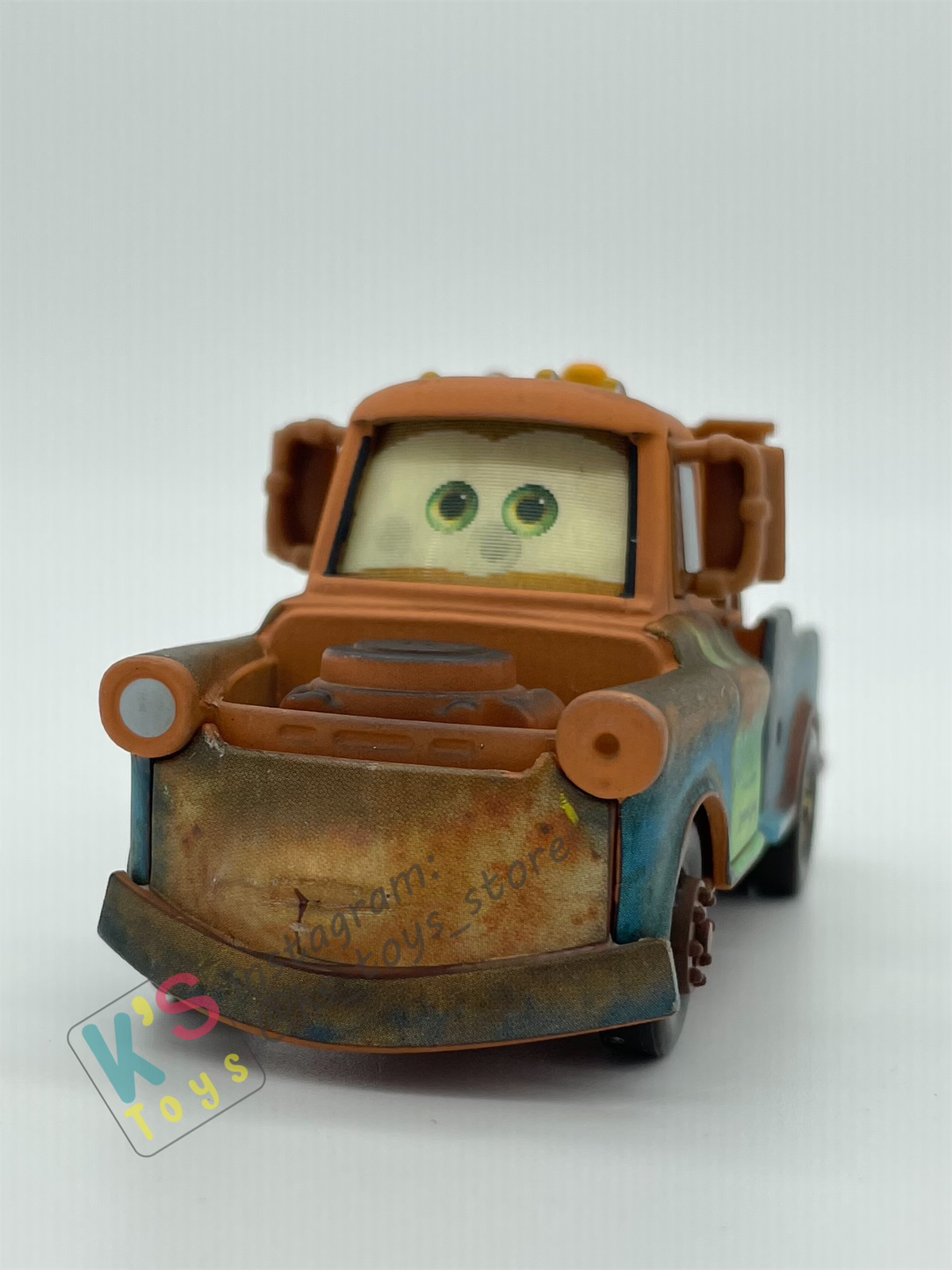 PRE-OWNED / LOOSE DISNEY PIXAR CARS - "MATER WITH OIL CAN" CHASE LENTICULAR EYES SERIES - MISSING OIL CAN - DISPLAYED CONDITION