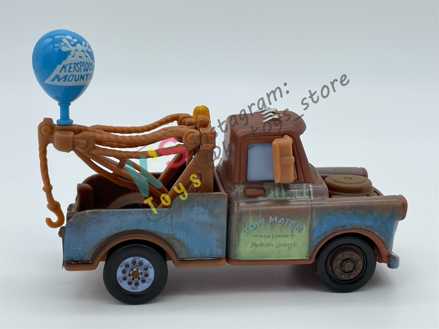 PRE-OWNED / LOOSE DISNEY PIXAR CARS - "MATER WITH BALLOON" - CARS 2 95 RETURNS SERIES - DISPLAYED CONDITION
