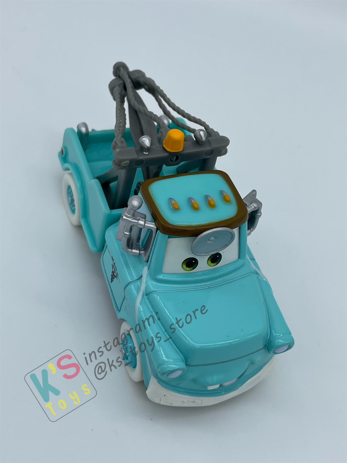 PRE-OWNED / LOOSE DISNEY PIXAR CARS - "DR. MATER" - RESCUE SQUAD MATER SERIES - DISPLAYED CONDITION