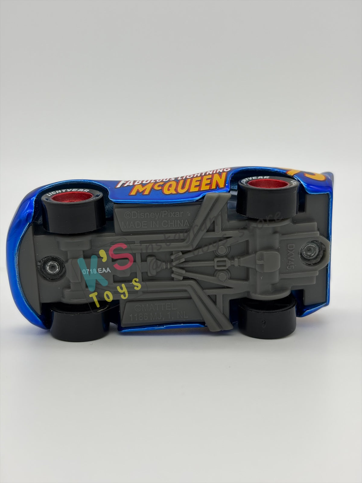 PRE-OWNED / LOOSE DISNEY PIXAR CARS 1:55 BY MATTEL - "METALLIC FABULOUS LIGHTNING MCQUEEN" THOMASVILLE RACING LEGENDS SERIES - MINT CONDITION