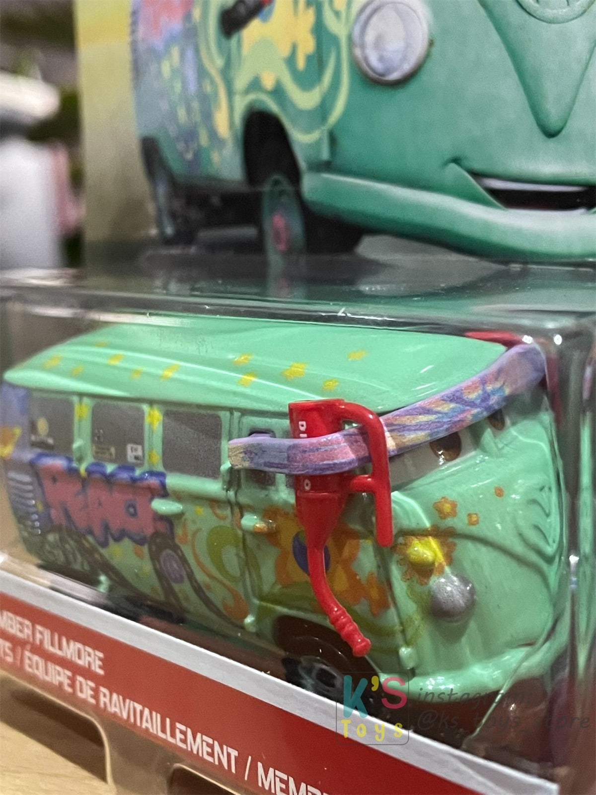 DISNEY PIXAR CARS BY MATTEL, PIT CREW MEMBER FILLMORE - METAL - BNIP