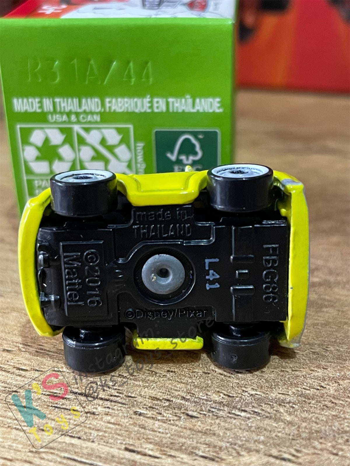 Mini Racers Pixar Disney Cars, 2022 Series 4 #44 LUIGI