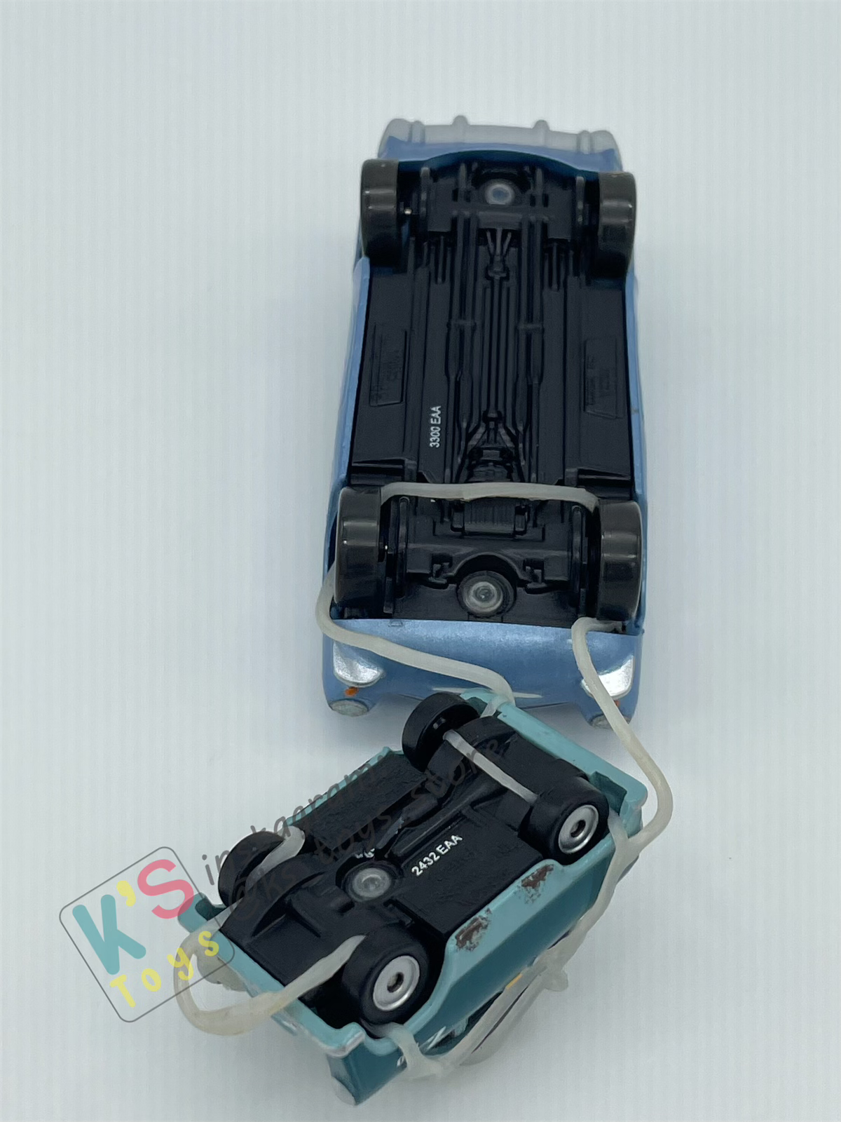 PRE-OWNED / LOOSE DISNEY PIXAR CARS - "CAPTURED PROFESSOR Z AND FINN MCMISSILE" LONDON RESCUE SERIES FROM 12-PACK GIFT SET - MINT CONDITION