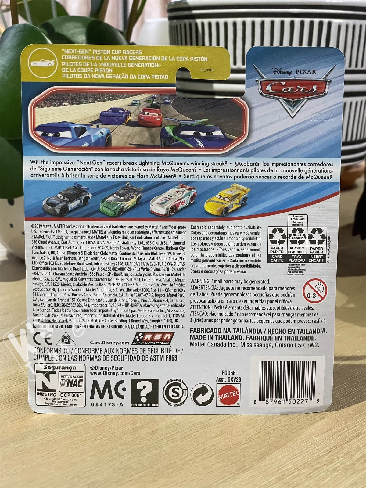 DISNEY PIXAR CARS "RYAN “INSIDE” LANEY” NEXT-GEN PISTON CUP RACERS - BNIP