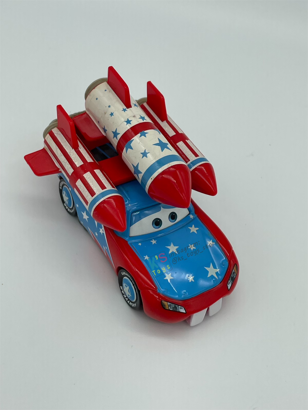 PRE-OWNED / LOOSE DISNEY PIXAR CARS - "DAREDEVIL LIGHTNING MCQUEEN WITH TEETH" - MATER THE GREATER 4-PACK - DISPLAYED CONDITION