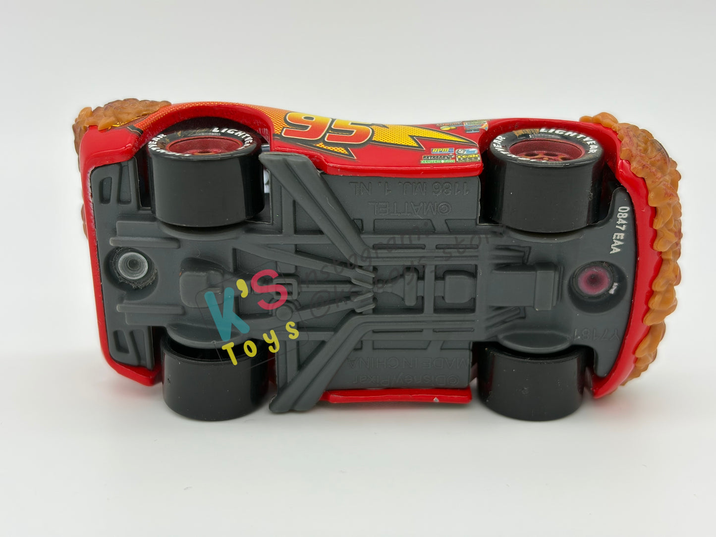PRE-OWNED / LOOSE DISNEY PIXAR CARS 1:55 BY MATTEL - "NATURE DRIVE LIGHTNING MCQUEEN" CARS LIGHTNING MCQUEEN SERIES - MINT CONDITION