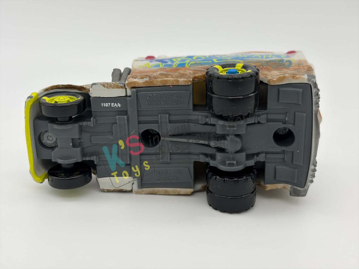 PRE-OWNED / LOOSE DISNEY PIXAR CARS - "DR DAMAGE" THUNDER HOLLOW SERIES - GOOD CONDITION - READ DESCRIPTION!!!!!!