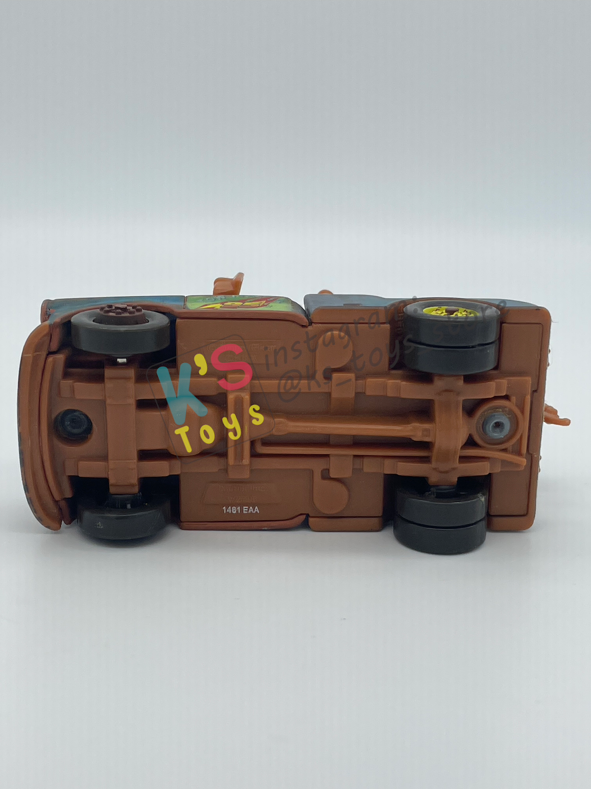 PRE-OWNED / LOOSE DISNEY PIXAR CARS BY MATTEL - "RACE TEAM MATER" - CARS 2 SERIES - PLAYED WITH GOOD CONDITION - READ DESCRIPTION!!!!!!!!!!!