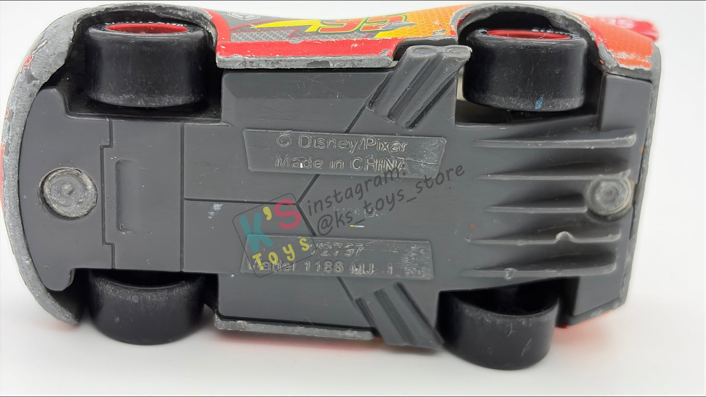 FREE ITEM!!!!! LOOSE DISNEY PIXAR CARS - "CARBON RACERS LIGHTNING MCQUEEN" CARBON RACER SERIES - WELL LOVED/PLAYED CONDITION