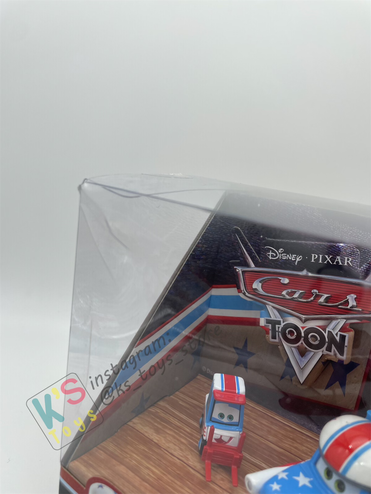 DISNEY PIXAR CARS - CARS TOON MATER THE GREATER 4-PACK GIFT SET - LUG, ROCKET MATER, MATER FAN MIA, MATER FAN TIA - BNIB