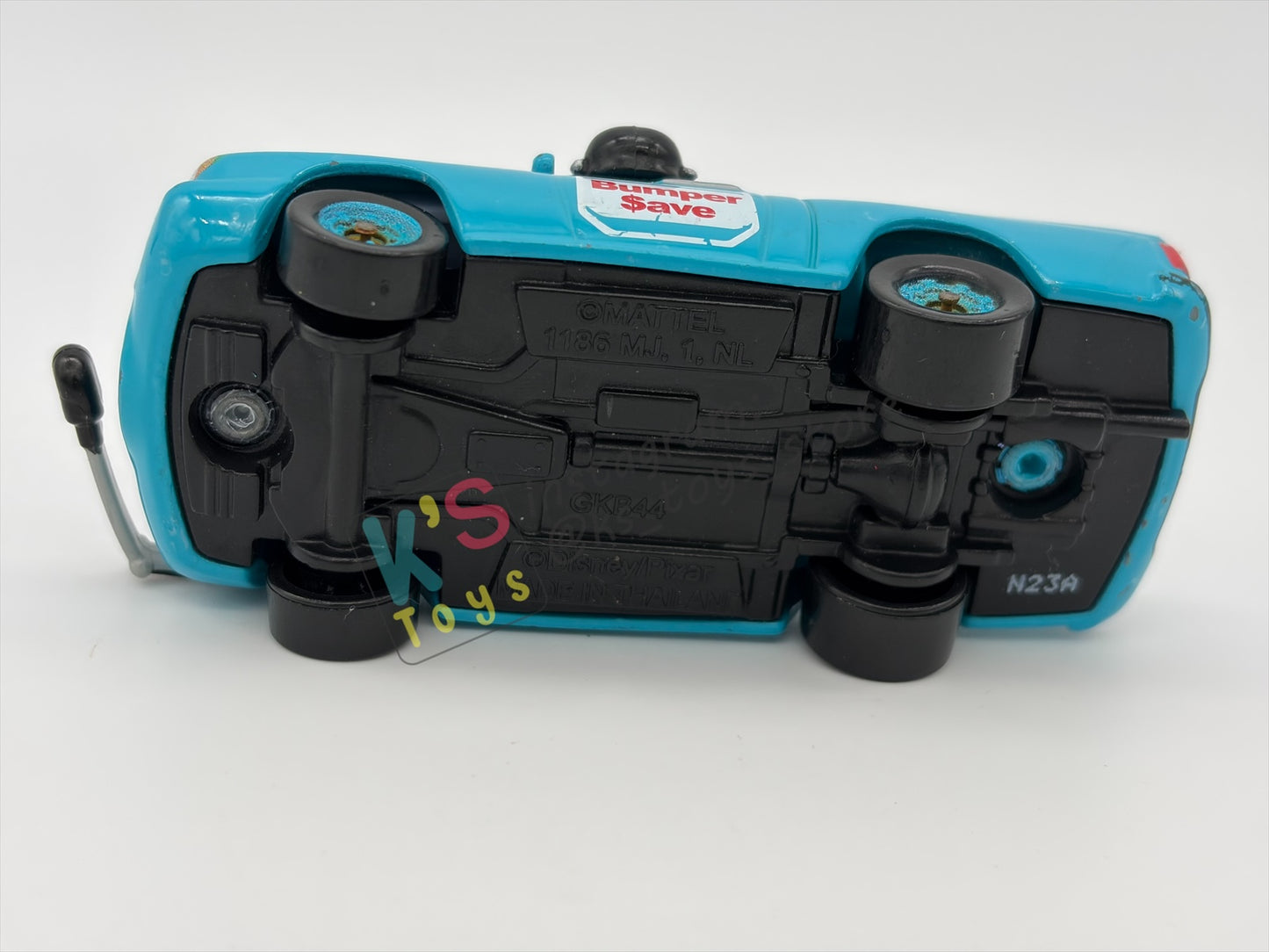 PRE-OWNED / LOOSE DISNEY PIXAR CARS 1:55 BY MATTEL - "BEN DOORDAN / BUMPER SAVE CREW CHIEF" CARS DINOCO 400 - GOOD CONDITION