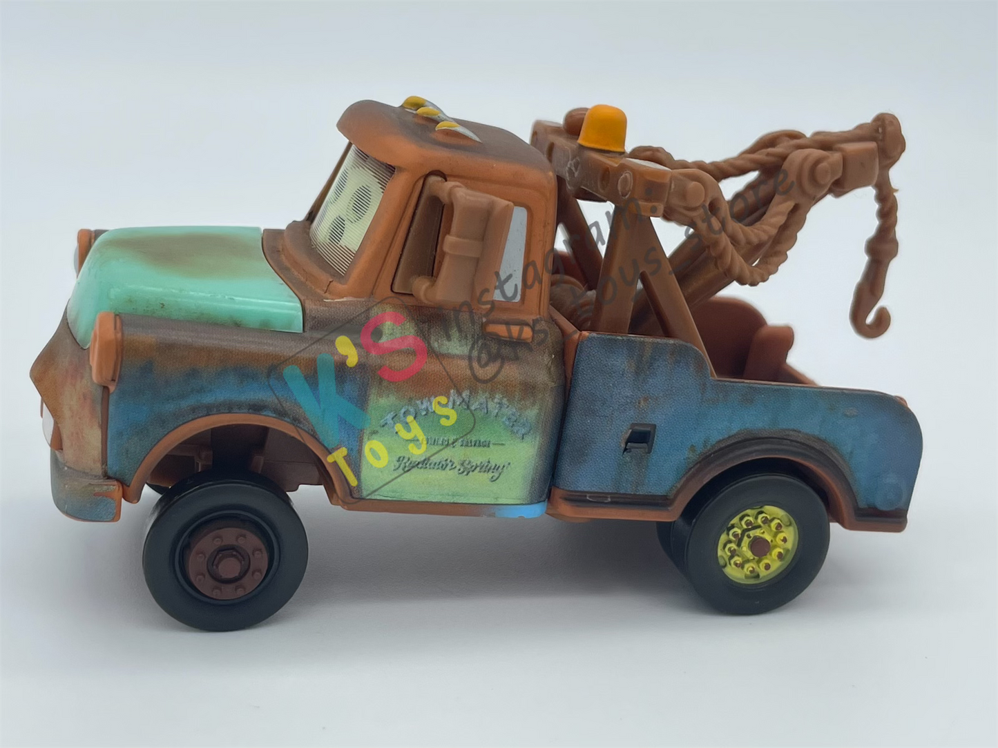 PRE-OWNED / LOOSE DISNEY PIXAR CARS - "MATER WITH HOOD" LENTICULAR EYES, CHASE SERIES - DISPLAYED CONDITION