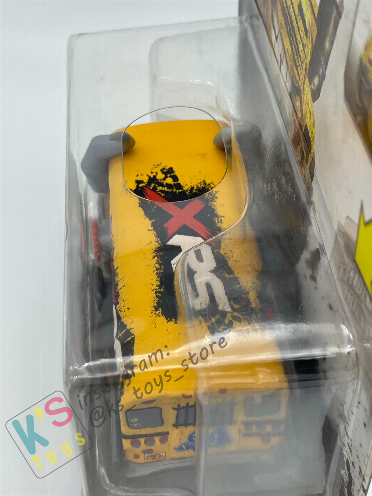 DELUXE DISNEY PIXAR CARS - XRS MISS FRITTER - MUD RACING SERIES - BNIP