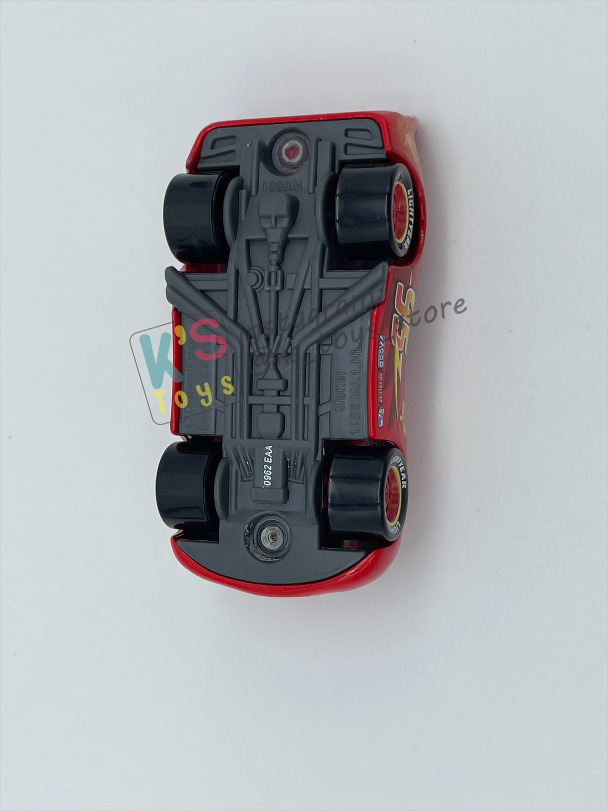 PRE-OWNED / LOOSE DISNEY PIXAR CARS 1:55 BY MATTEL - "HUDSON HORNET PISTON CUP LIGHTNING MCQUEEN" CARS 2 SERIES - NEAR MINT CONDITION