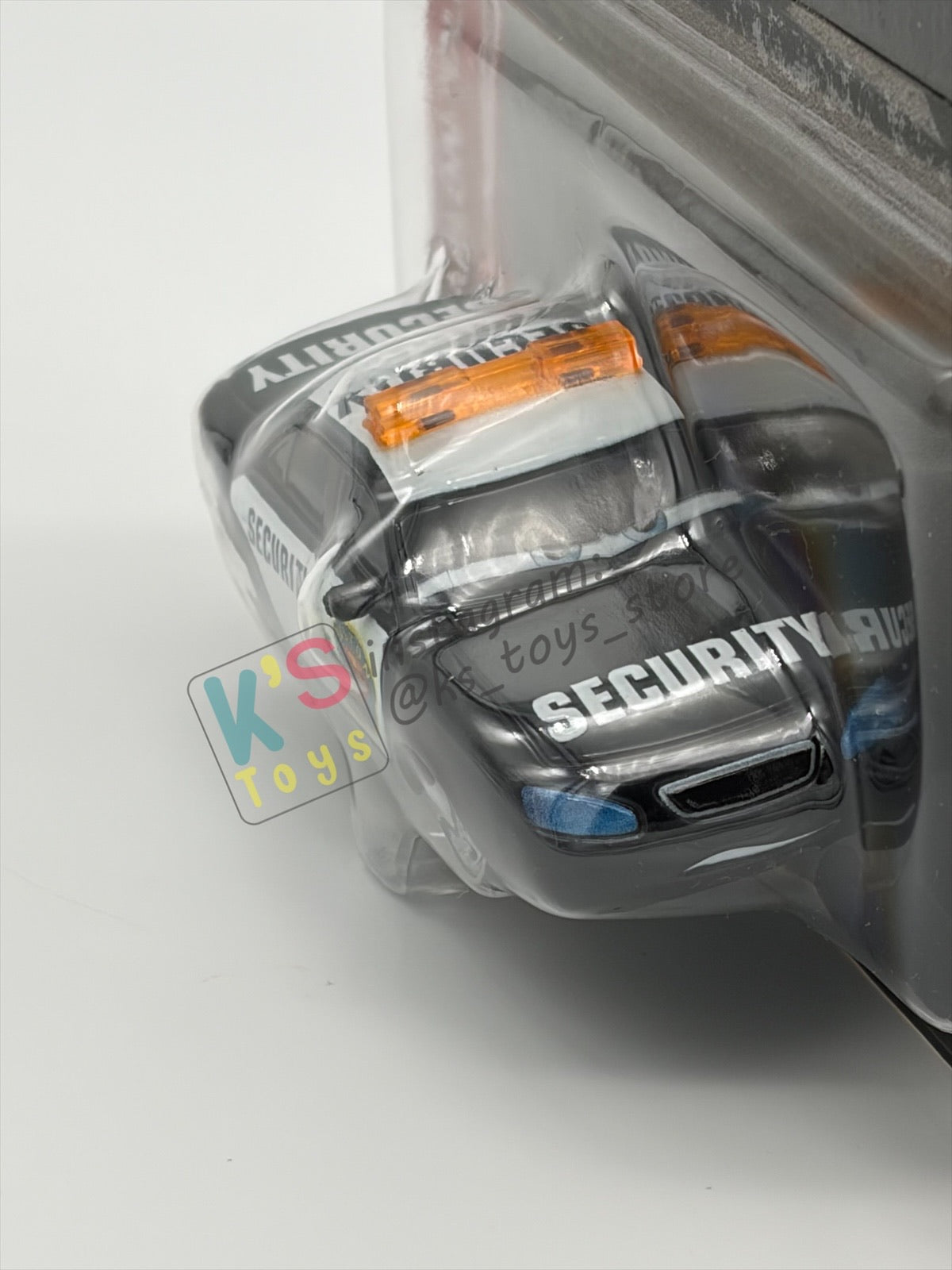 DISNEY PIXAR CARS BY MATTEL 1:55, "MARLON CLUTCHES McKAY (UNIBODY VARIANT" - 2026 RE-RELEASED - BNIP