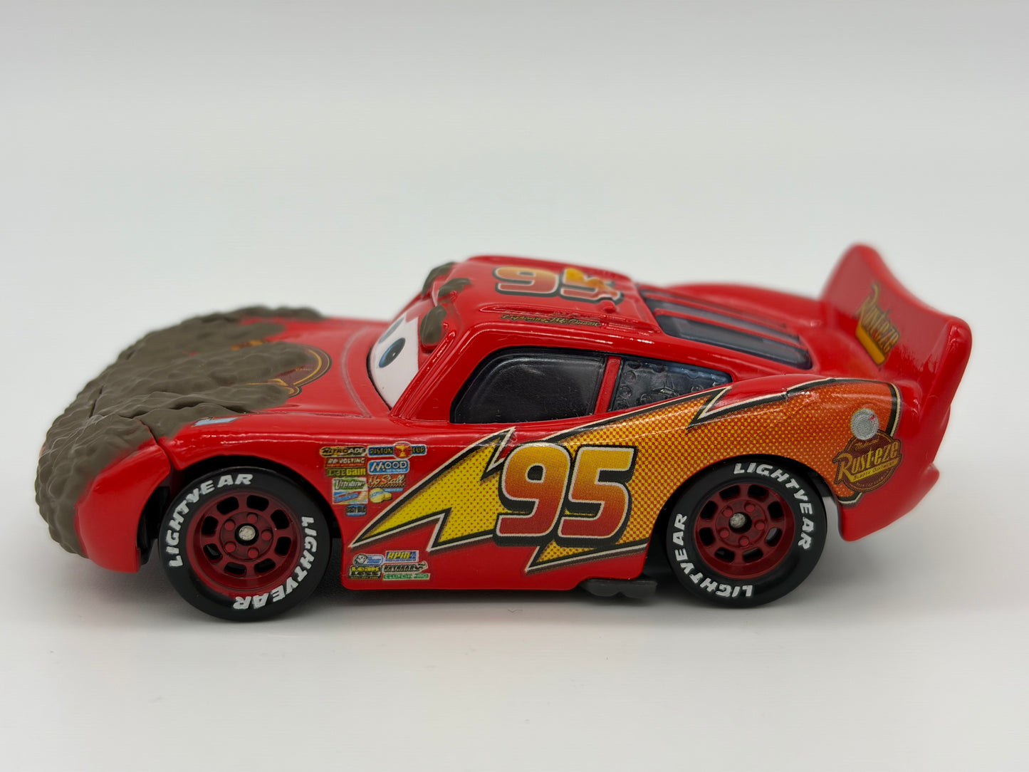 PRE-OWNED / LOOSE DISNEY PIXAR CARS - "MUDDY LIGHTNING MCQUEEN" - FINAL LAP SERIES - DISPLAYED CONDITION