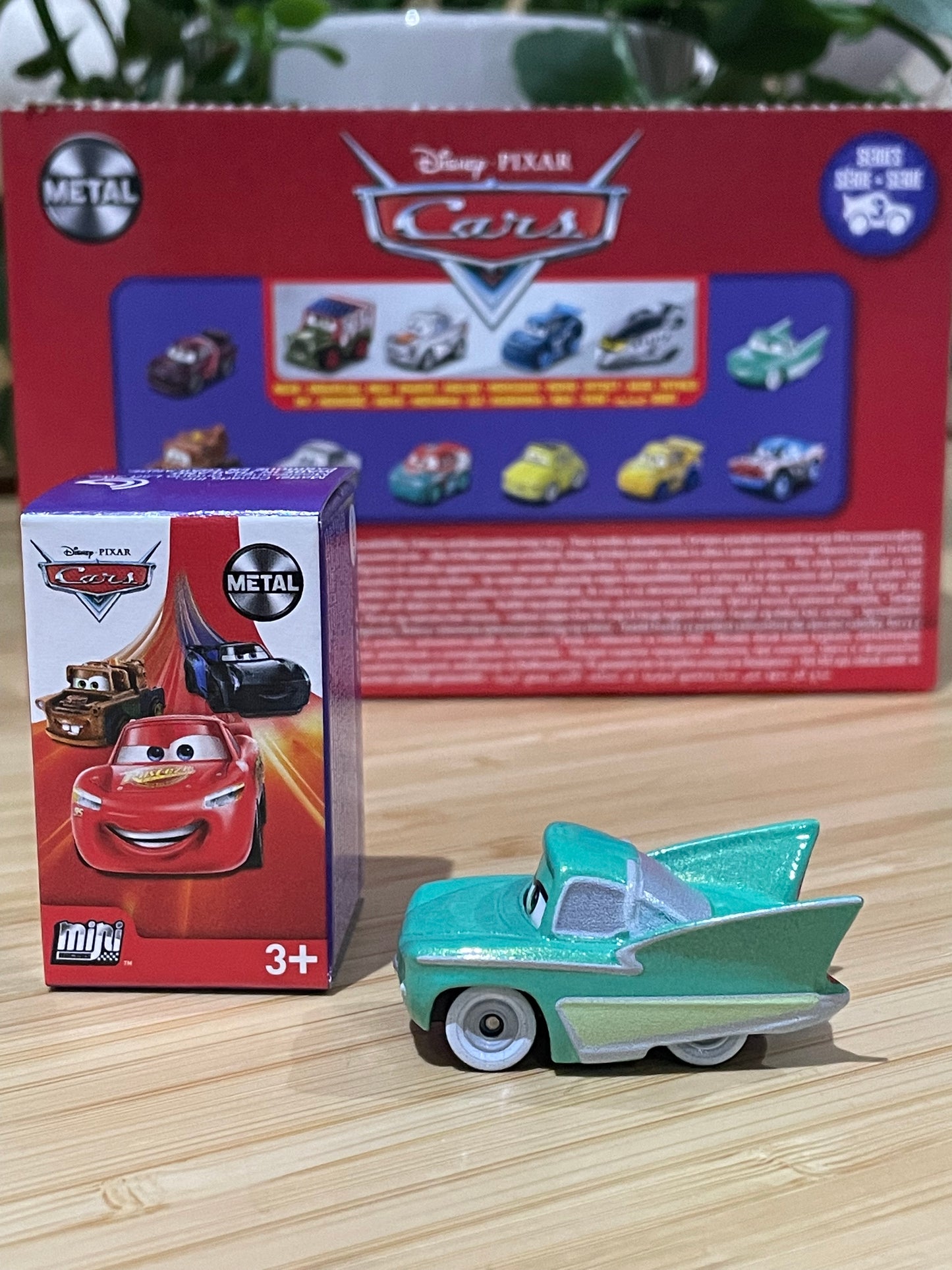 Mini Racers Pixar Disney Cars, 2021 Series 3 #30 FLO