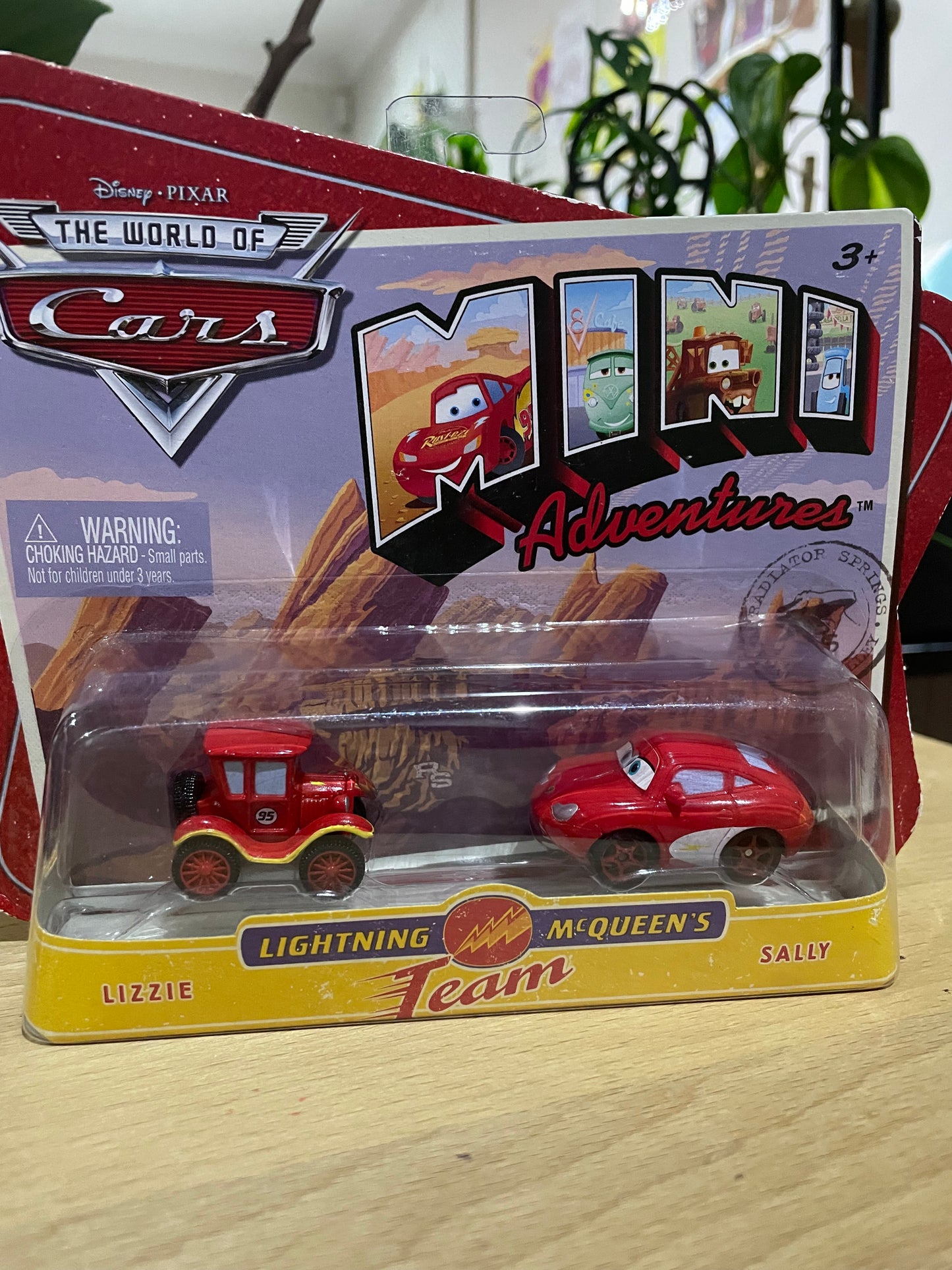 Mini Adventures Special Holiday 2 pack, Disney Pixar Cars - Lizzie and Sally - Lightning McQueen Team - BNIP