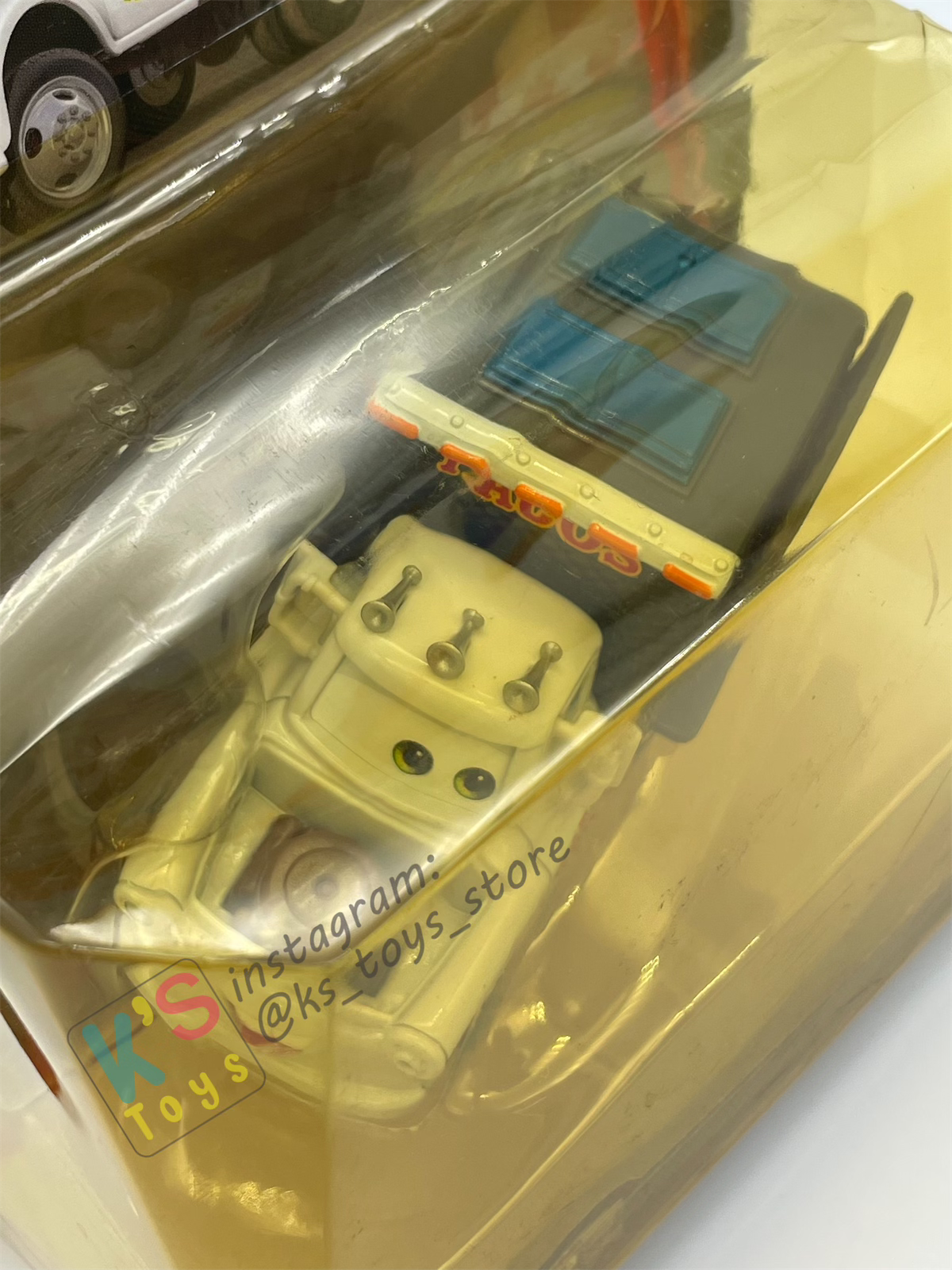 DELUXE DISNEY PIXAR CARS BY MATTEL, "TACO MATER" - CARS 2 CHASE  SERIES - BNIP
