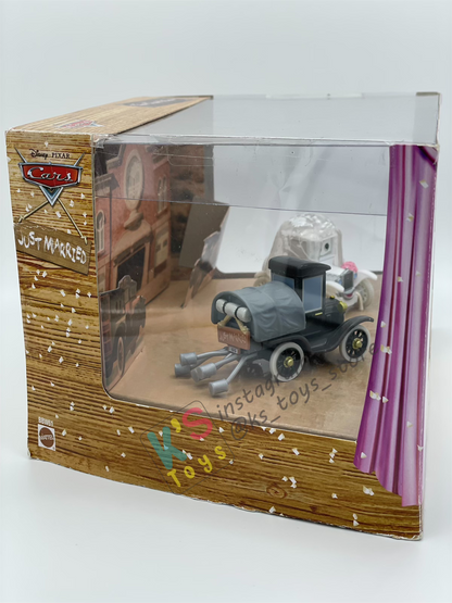 RARE DISNEY PIXAR CARS BY MATTEL, TIME TRAVEL MATER WEDDING DAY 2-PACK GIFT SET - LIZZIE AND STANLEY   - BNIB