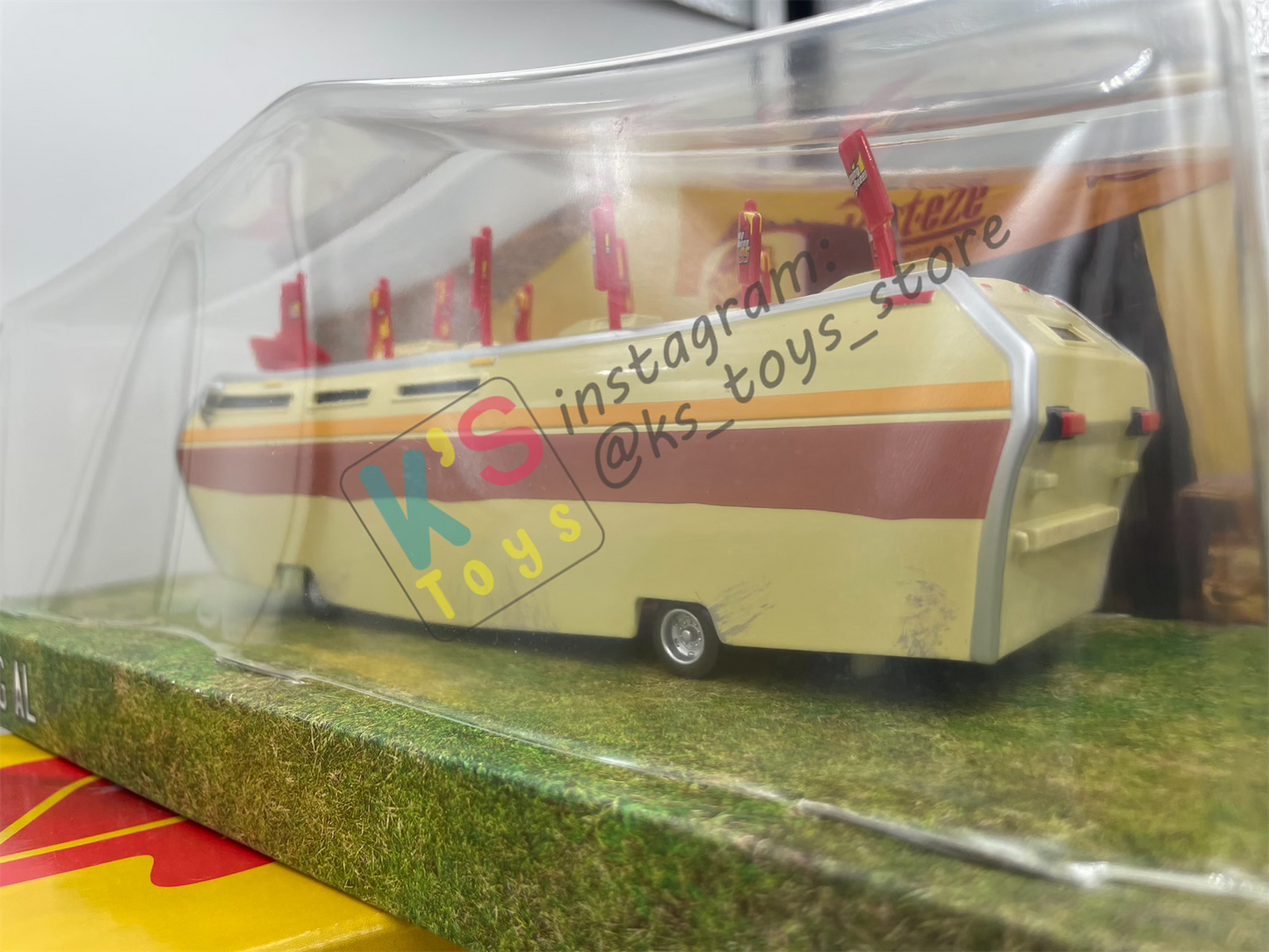 DISNEY PIXAR CARS BY MATTEL, EXCLUSIVE D23 2015 SDCC 95 LIGHNING MCQUEENS'S BIGGEST FAN - BIG AL, ALBERT HINKEY - BNIB