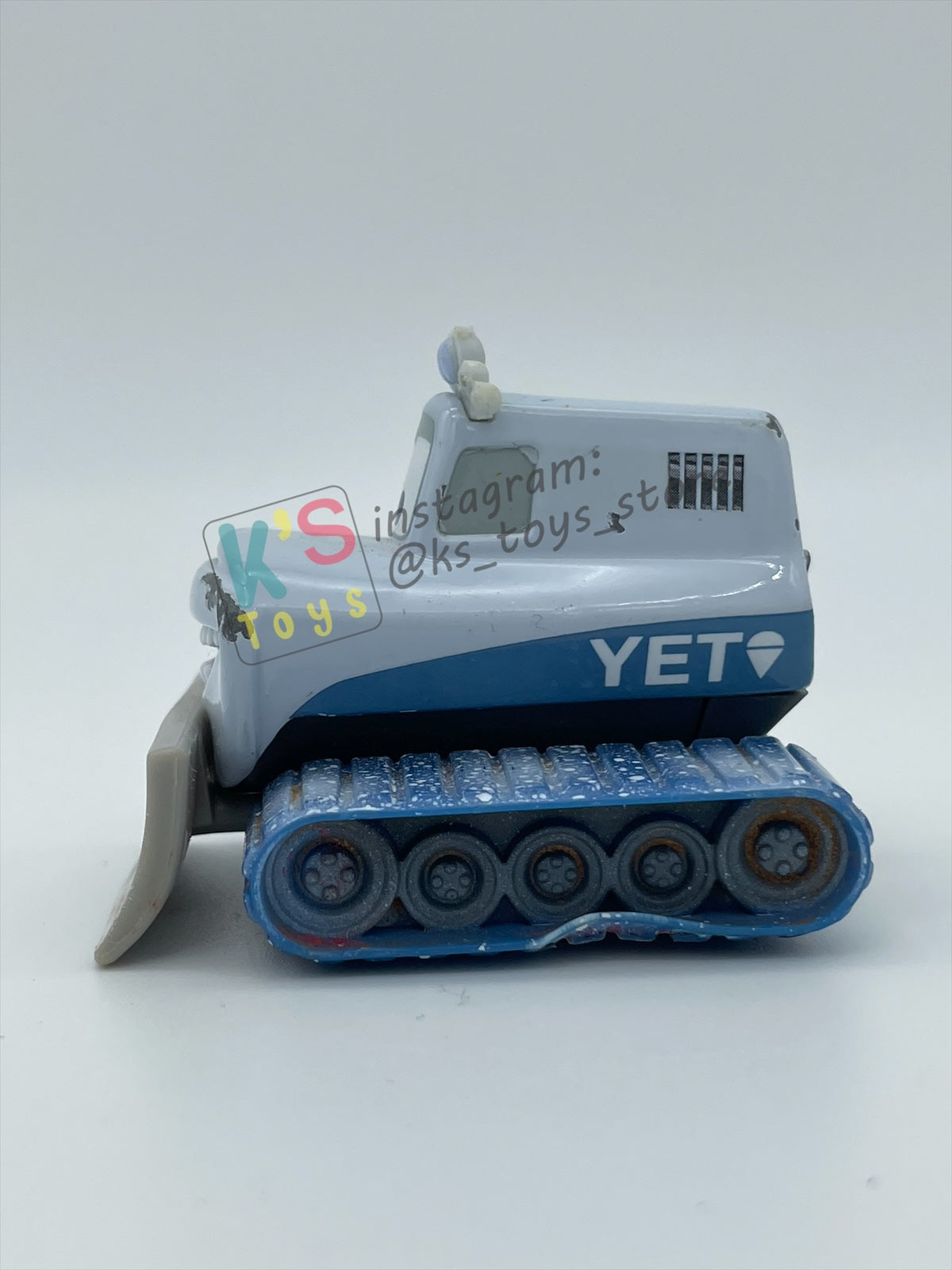 PRE-OWNED / LOOSE DISNEY PIXAR CARS BY MATTEL - "YETI ABOMINABLE SNOWPOLE" - PLAYED WITH CONDITION - READ DESCRIPTION!!!!!!!!!!!