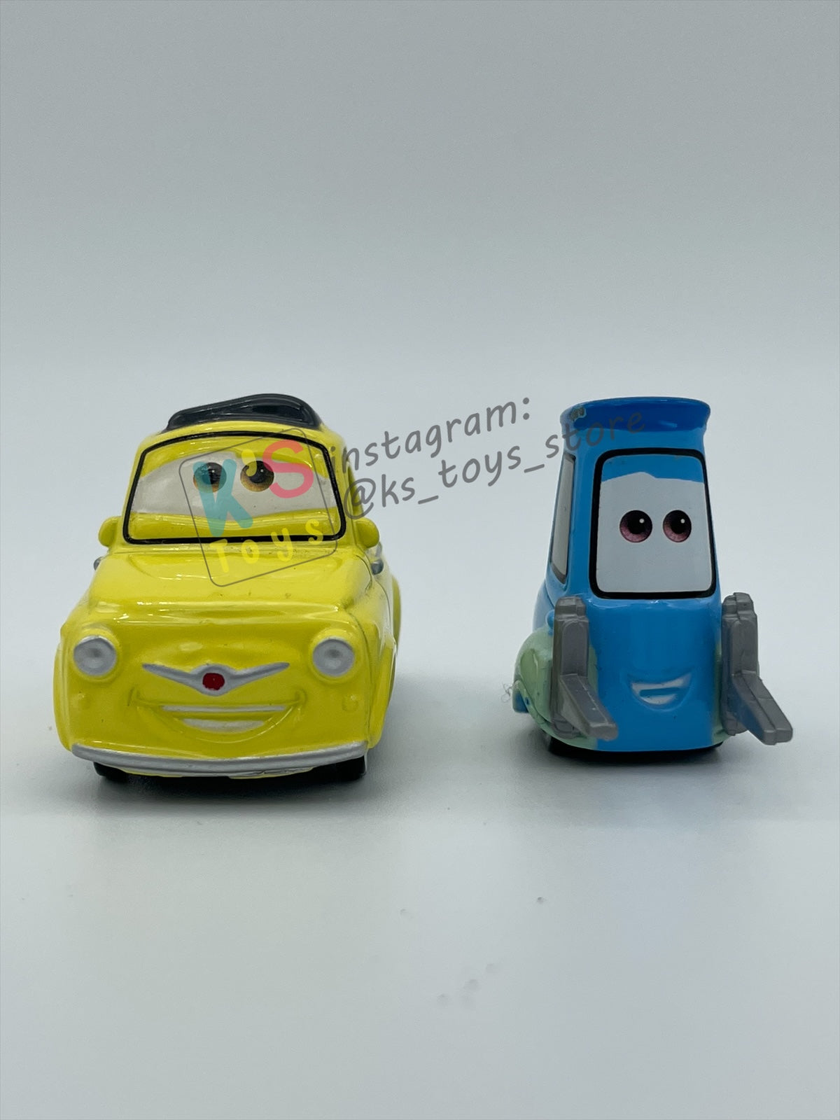 PRE-OWNED / LOOSE DISNEY PIXAR CARS BY MATTEL - "LUIGI GUIDO" - CARS SERIES - PLAYED WITH GOOD CONDITION - READ DESCRIPTION!!!!!!!!!!!