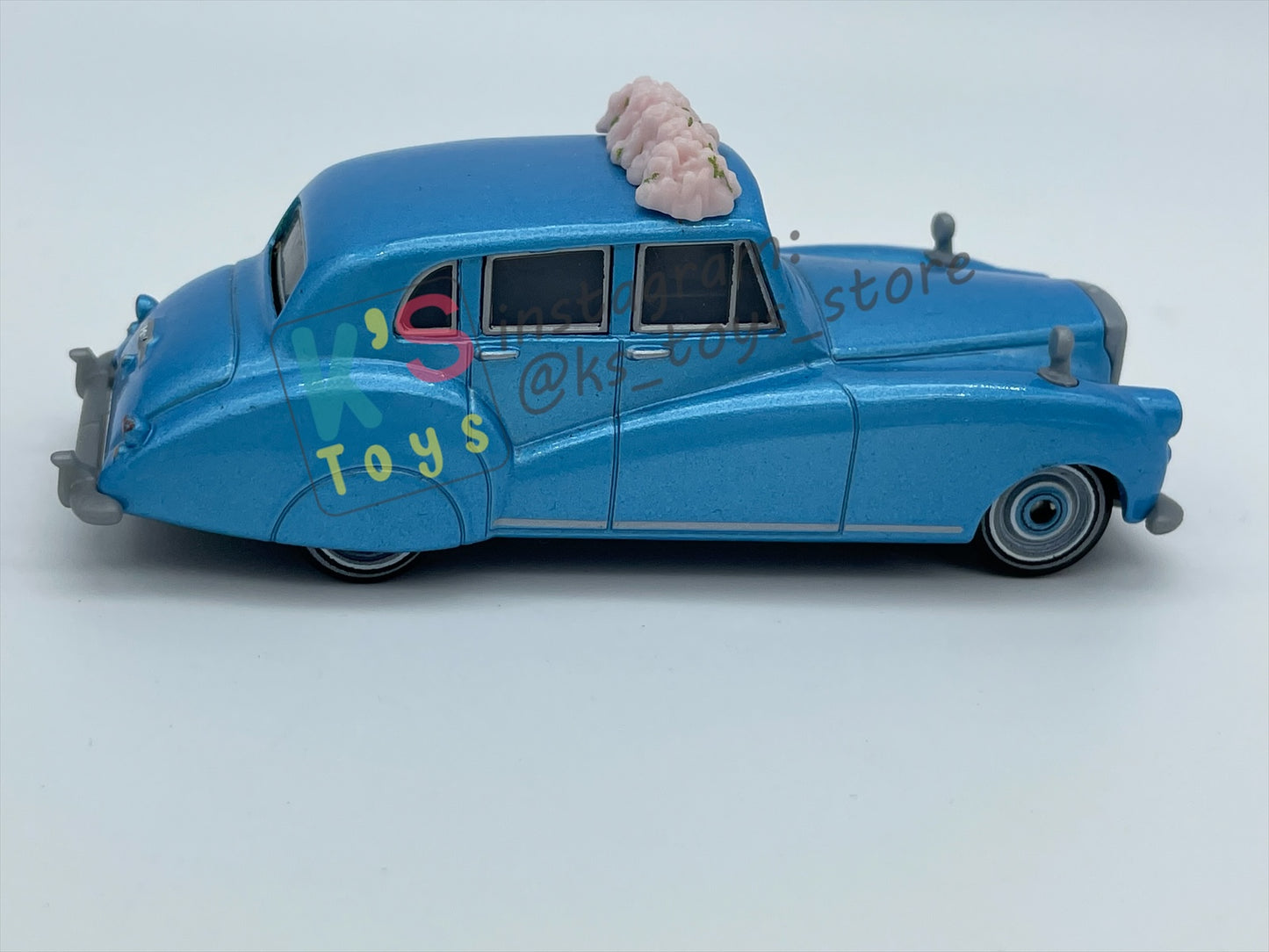 PRE-OWNED / LOOSE DISNEY PIXAR CARS 1:55 BY MATTEL - "MATO" CARS ON THE ROAD GETTIN' HITCHED - MINT CONDITION