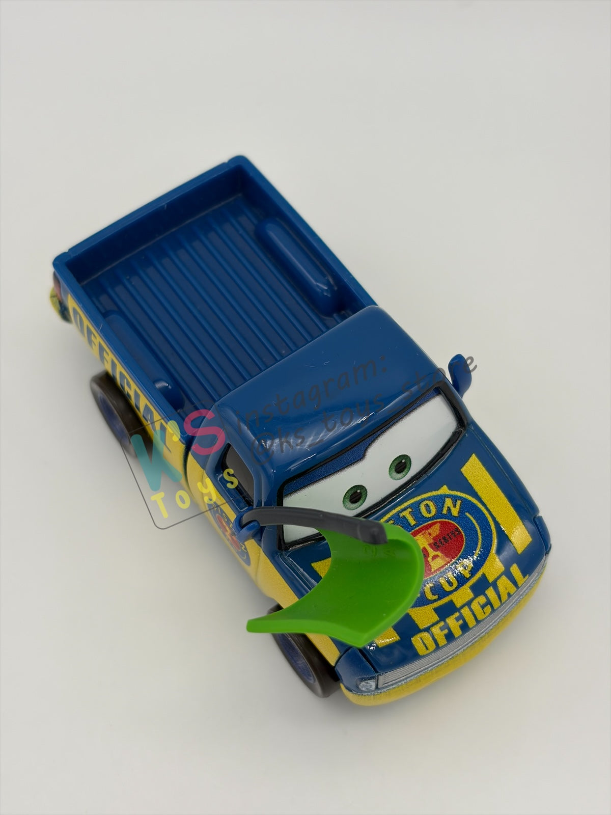 PRE-OWNED / LOOSE DISNEY PIXAR CARS - "DEXTER HOOVER WITH GREEN FLAG" CARS SERIES - NEAR MINT CONDITION - READ DESCRIPTION!!!!!!