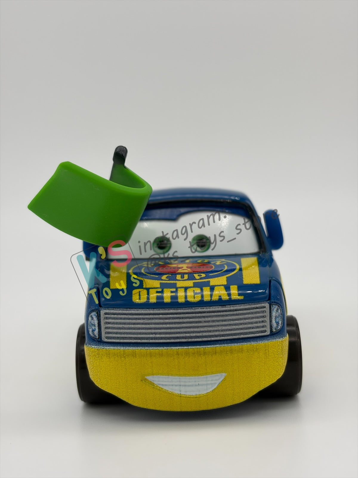 PRE-OWNED / LOOSE DISNEY PIXAR CARS - "DEXTER HOOVER WITH GREEN FLAG" CARS SERIES - NEAR MINT CONDITION - READ DESCRIPTION!!!!!!