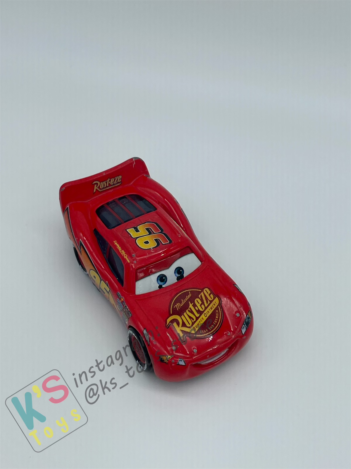 PRE-OWNED / LOOSE DISNEY PIXAR CARS - "LIGHTNING MCQUEEN CARS 1 WITH RUSTEZE STICKER" 2020 RE-RELEASED MADE IN THAILAND - PLAYED CONDITION