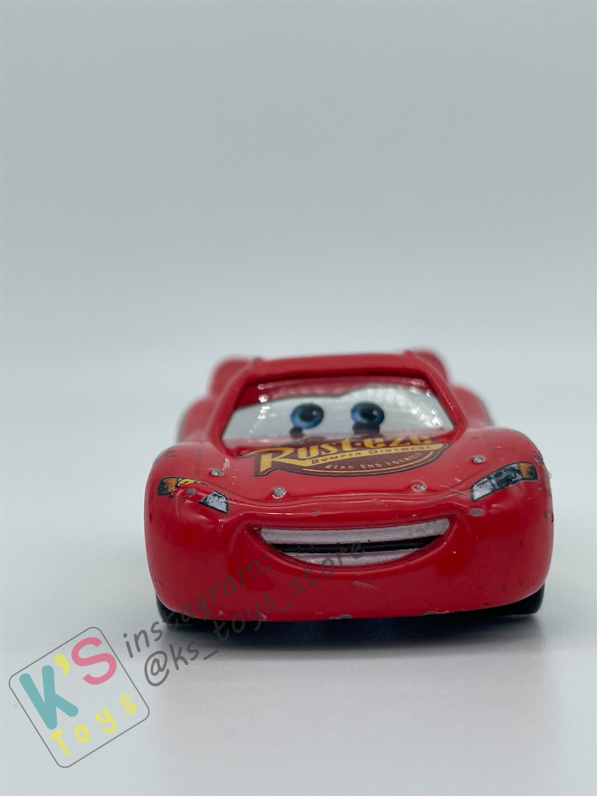 PRE-OWNED / LOOSE DISNEY PIXAR CARS - "LIGHTNING MCQUEEN CARS 1 WITH RUSTEZE STICKER" 2020 RE-RELEASED MADE IN THAILAND - PLAYED CONDITION