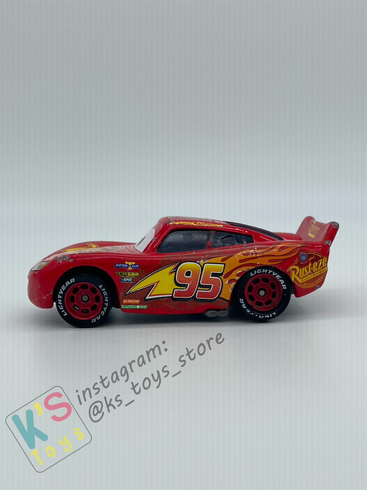 PRE-OWNED / LOOSE DISNEY PIXAR CARS - "CARS 3 LIGHTNING MCQUEEN" CARS 3 SERIES - PLAYED CONDITION