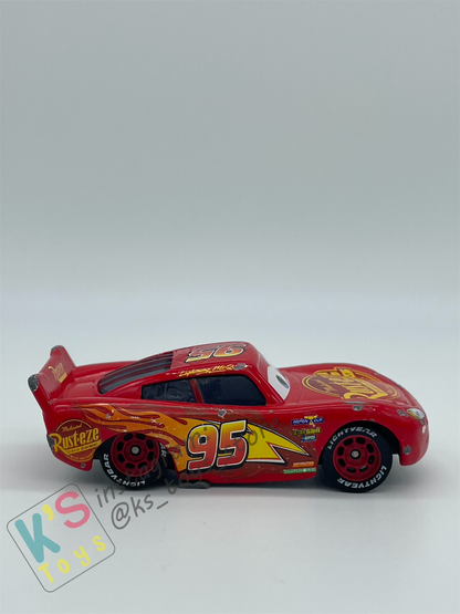 PRE-OWNED / LOOSE DISNEY PIXAR CARS - "CARS 3 LIGHTNING MCQUEEN" CARS 3 SERIES - PLAYED CONDITION