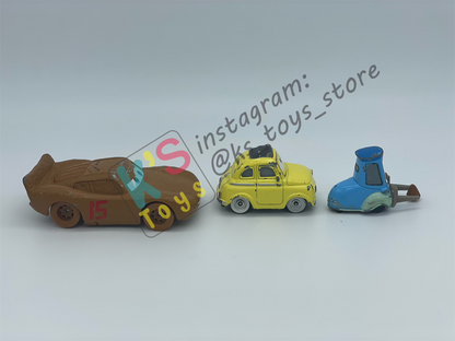 PRE-OWNED / LOOSE DISNEY PIXAR CARS - "LIGHTNING MCQUEEN AS CHESTER WHIPPLEFILTER LUIGI GUIDO CLOTH" CARS 3 SERIES - PLAYED CONDITION