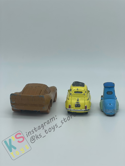 PRE-OWNED / LOOSE DISNEY PIXAR CARS - "LIGHTNING MCQUEEN AS CHESTER WHIPPLEFILTER LUIGI GUIDO CLOTH" CARS 3 SERIES - PLAYED CONDITION