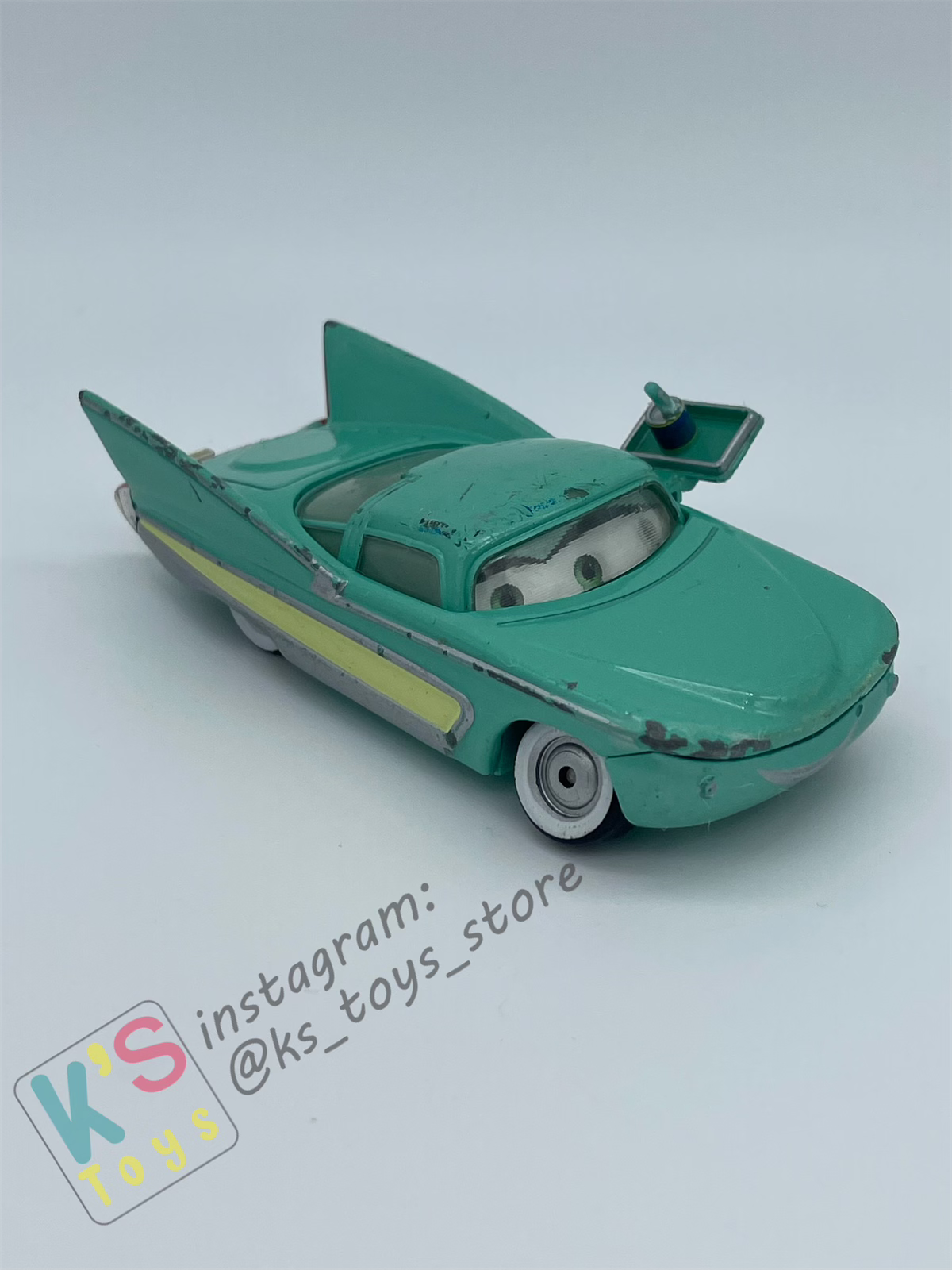 PRE-OWNED / LOOSE DISNEY PIXAR CARS - "FLO WITH TRAY (LENTICULAR)" CARS SERIES - PLAYED CONDITION