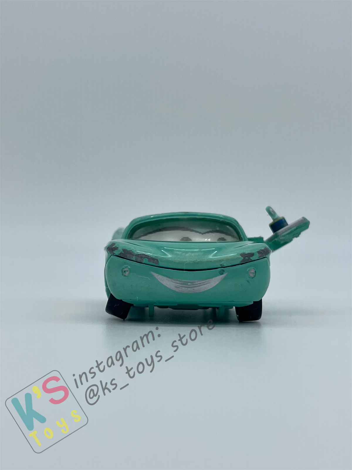 PRE-OWNED / LOOSE DISNEY PIXAR CARS - "FLO WITH TRAY (LENTICULAR)" CARS SERIES - PLAYED CONDITION