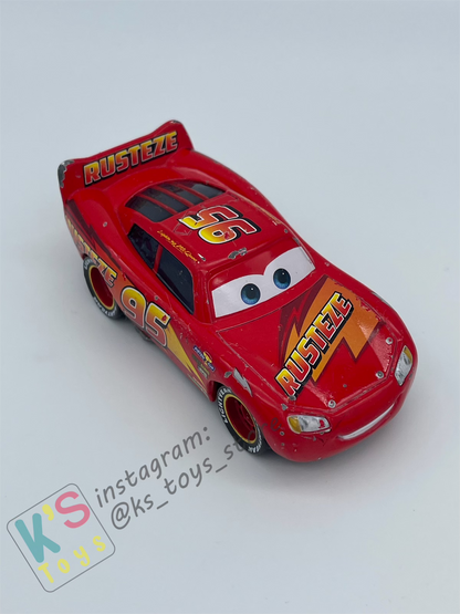 PRE-OWNED / LOOSE DISNEY PIXAR CARS - "RUST-EZE LIGHTNING MCQUEEN" CARS 3 SERIES - PLAYED CONDITION