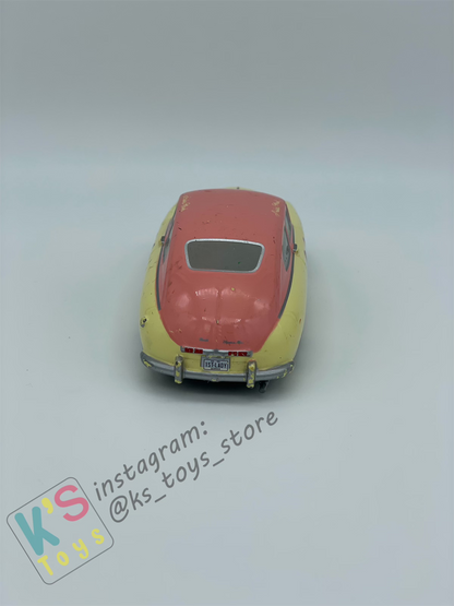 PRE-OWNED / LOOSE DISNEY PIXAR CARS - LOUISE NASH DISNEY STORE 1:43 - PLAYED CONDITION