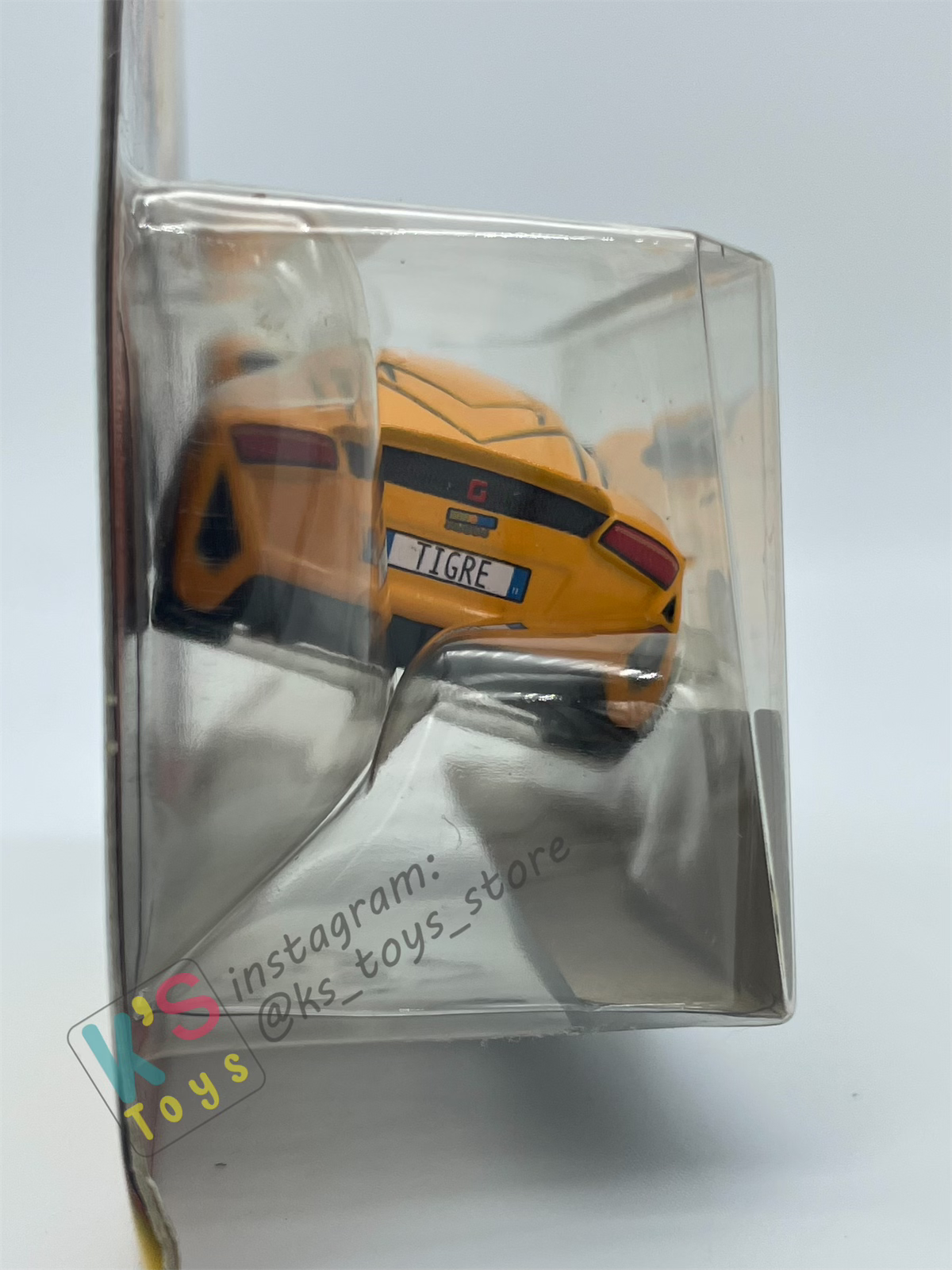 DISNEY PIXAR CARS BY MATTEL "FABRIZIO" CHASE CARS 2 SERIES - BNIP